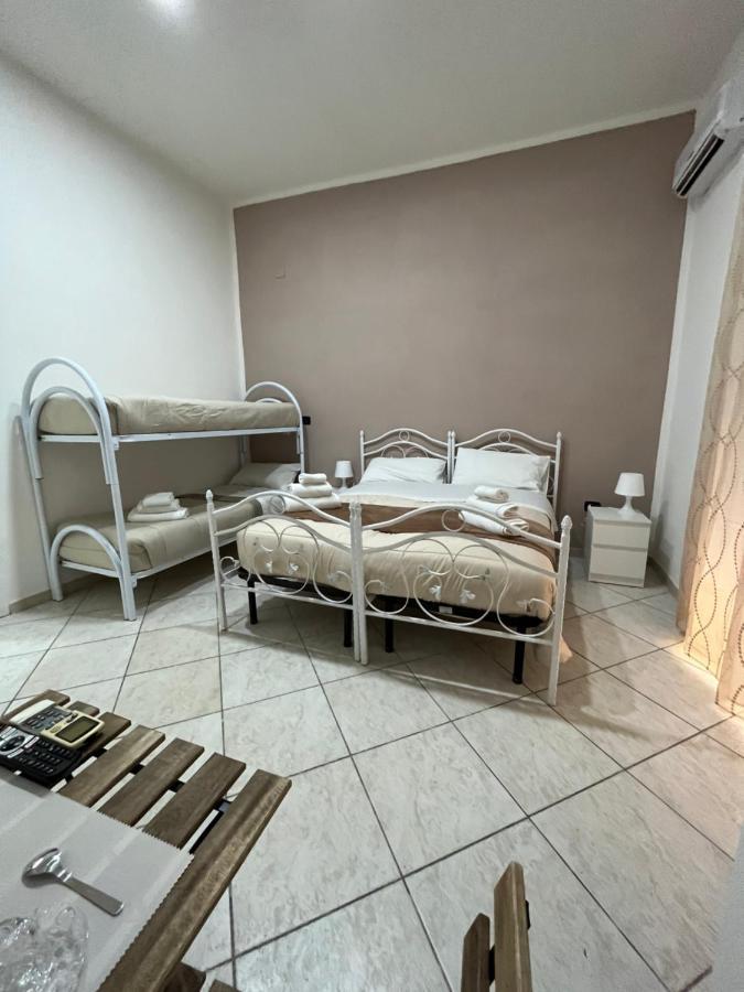 La Svolta Rooms Naples Exterior photo